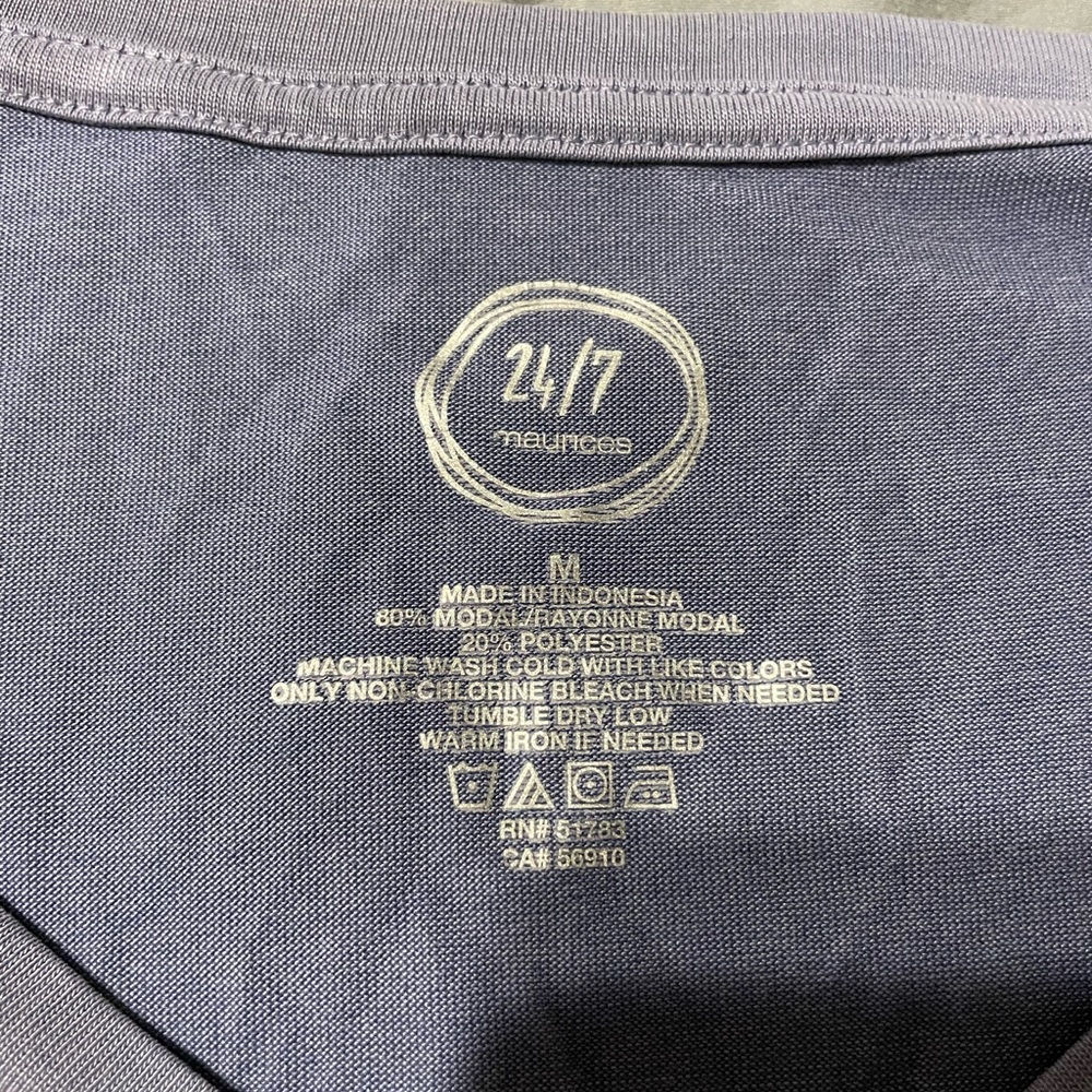 Soft tee - Picture 2 of 2